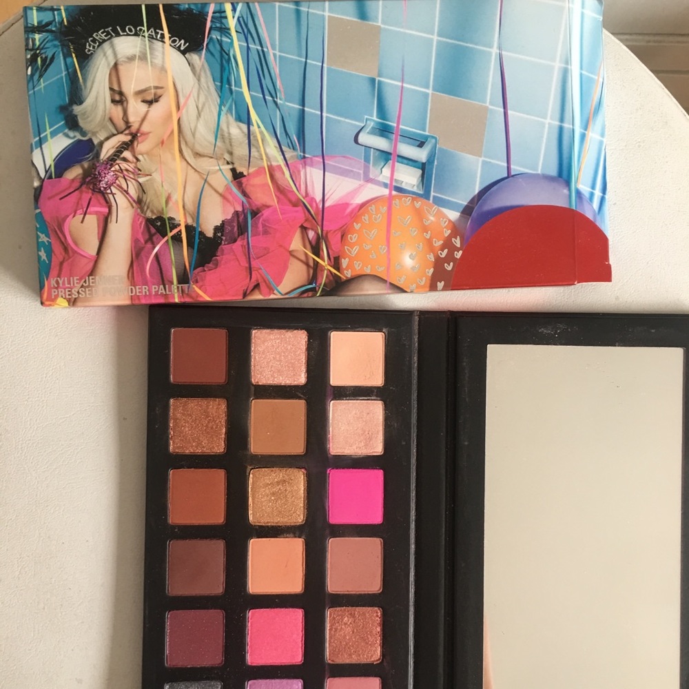 Kylie Sipping Pretty pallete